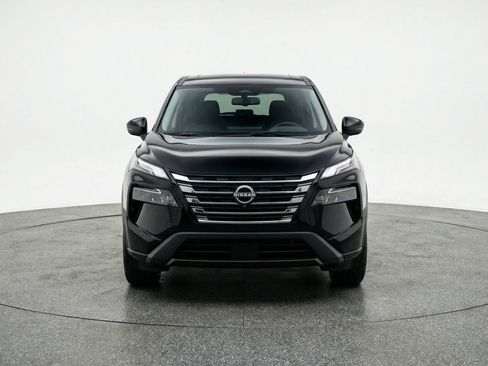 Used 2025 Nissan Rogue SV AWD/4WD image 2