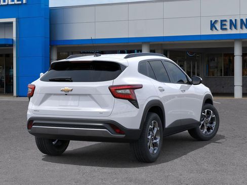 New 2026 Chevrolet Trax LT w/ Driver Confidence Package image 4