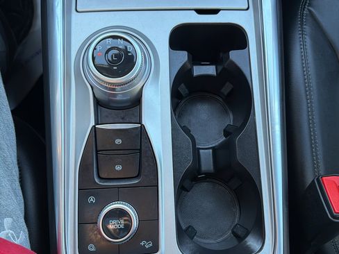 Used 2023 Ford Explorer XLT w/ Equipment Group 202A image 24