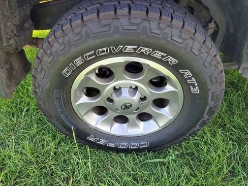 Used 2013 Toyota FJ Cruiser 4WD image 9