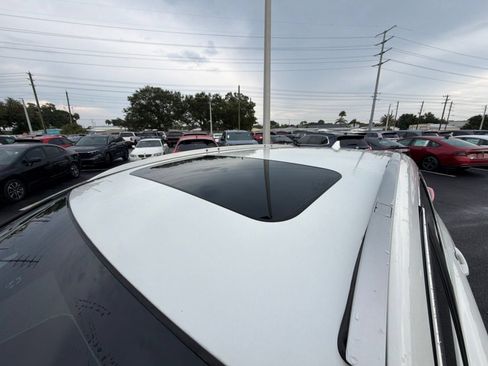 Used 2017 Honda CR-V Touring image 17
