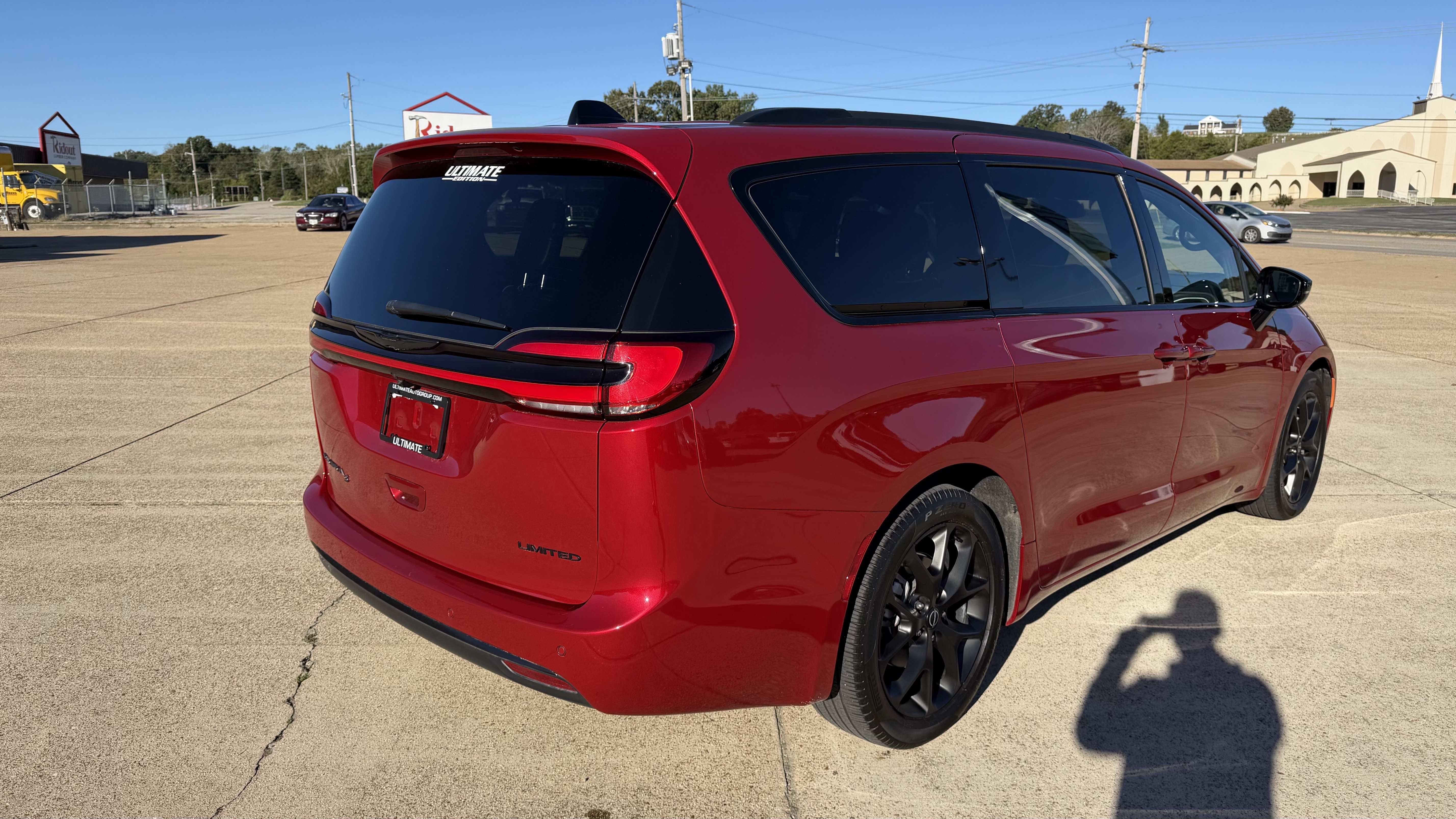 Used 2026 Chrysler Pacifica Limited w/ S Appearance Package FWD image 8