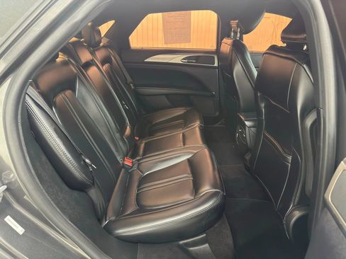 Used 2020 Lincoln MKZ image 17