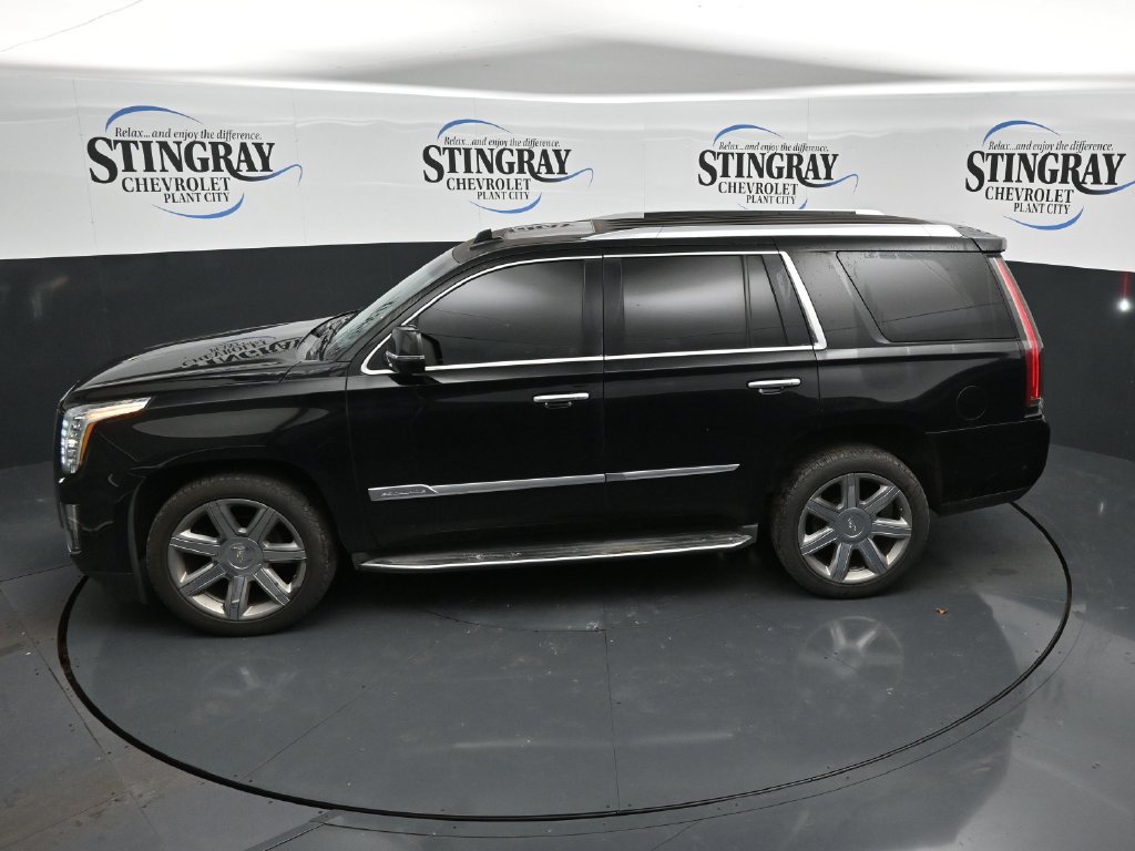 Used 2017 Cadillac Escalade Luxury AWD/4WD image 21