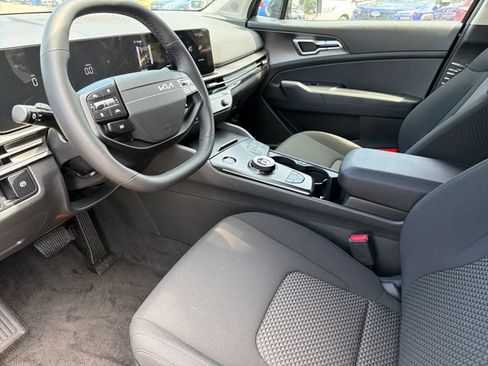 New 2026 Kia Sportage LX FWD image 18