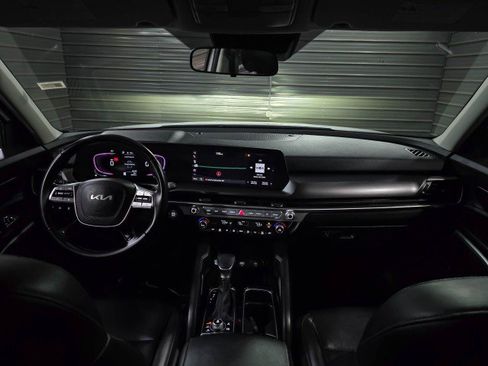 Used 2023 Kia Telluride LX image 11