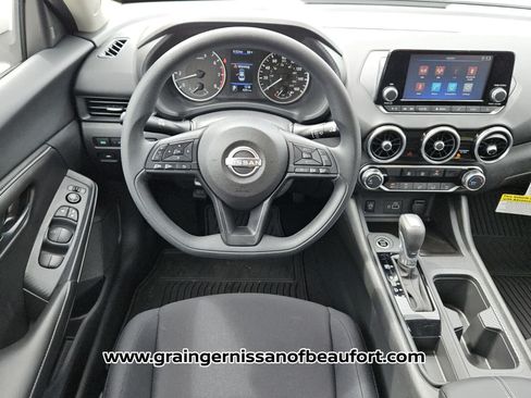 Used 2025 Nissan Sentra S FWD image 5