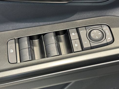 New 2026 Toyota C-HR AWD/4WD image 12