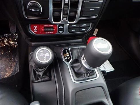 New 2025 Jeep Wrangler Unlimited Rubicon image 23