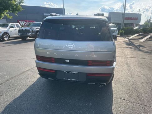 Used 2025 Hyundai Santa Fe SEL AWD/4WD image 4
