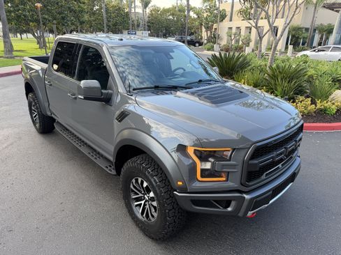 Used 2018 Ford F150 Raptor w/ Equipment Group 802A Luxury AWD/4WD image 6