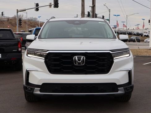 Certified 2025 Honda Pilot Elite image 2