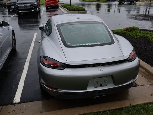 Used 2018 Porsche 718 Cayman S RWD image 13