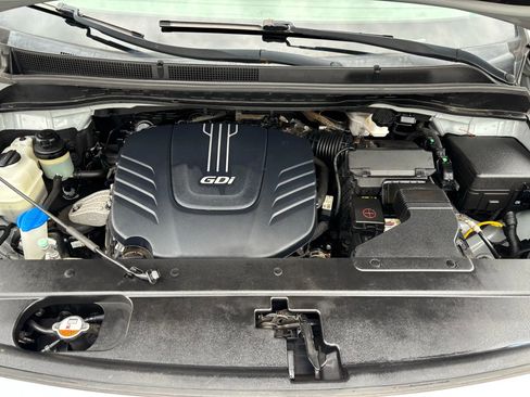 Used 2017 Kia Sedona LX w/ LX Essentials Premium Package image 37