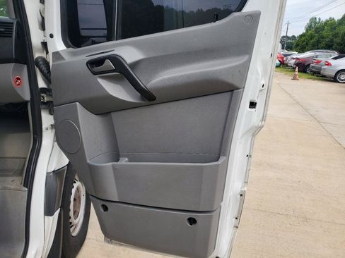 Used 2012 Freightliner Sprinter 2500 RWD image 7