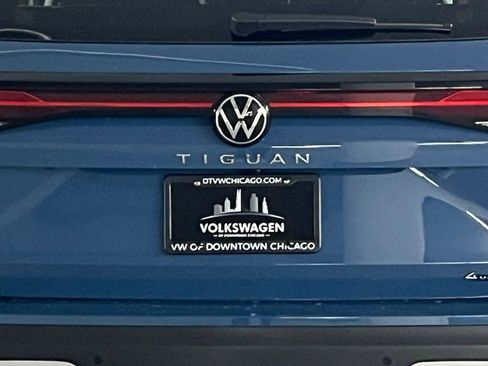 New 2025 Volkswagen Tiguan SE image 35