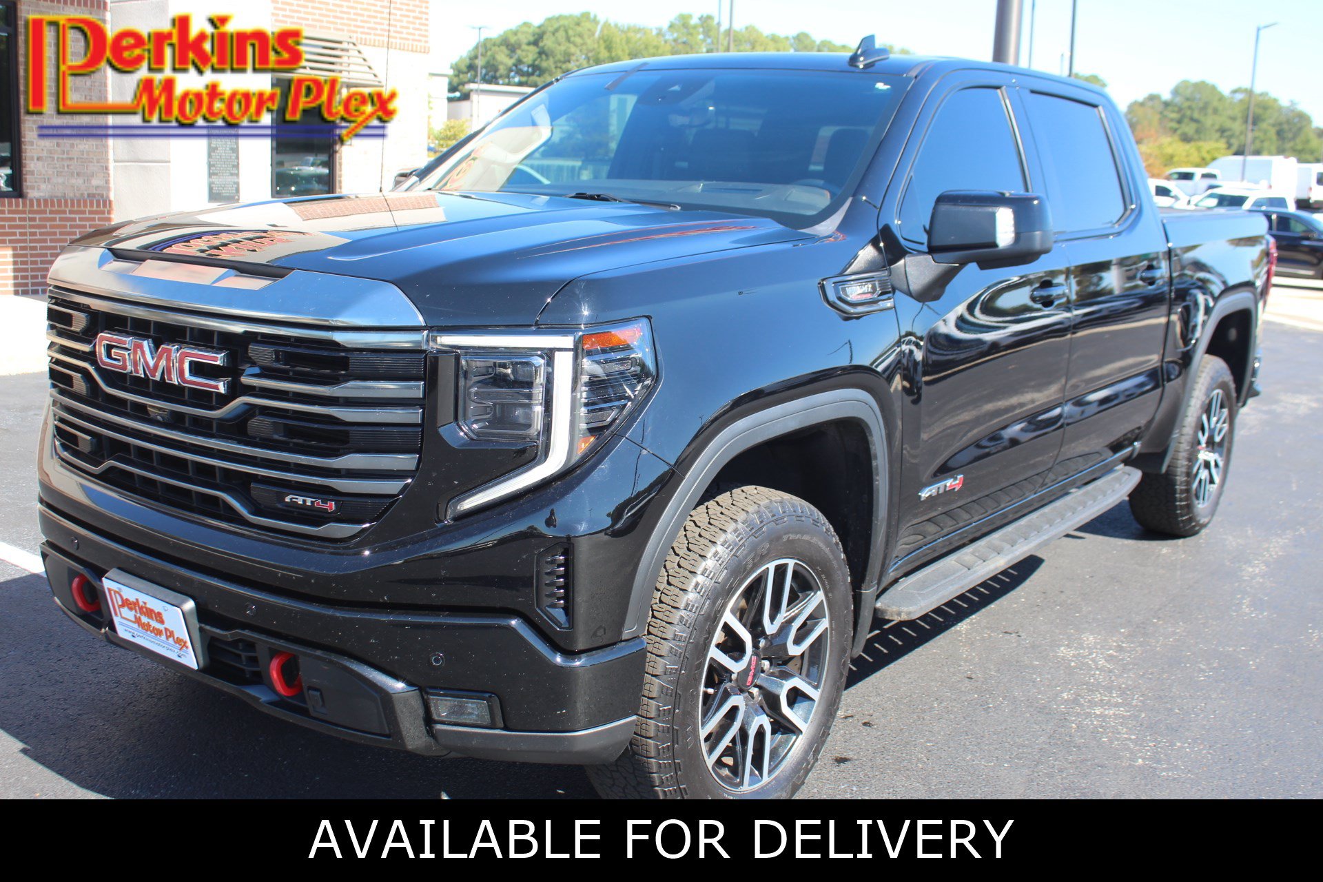 Used 2023 GMC Sierra 1500 AT4 w/ AT4 Premium Package AWD/4WD image 1