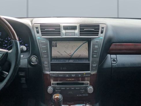 Used 2011 Lexus LS 460 L w/ Luxury Pkg RWD image 18