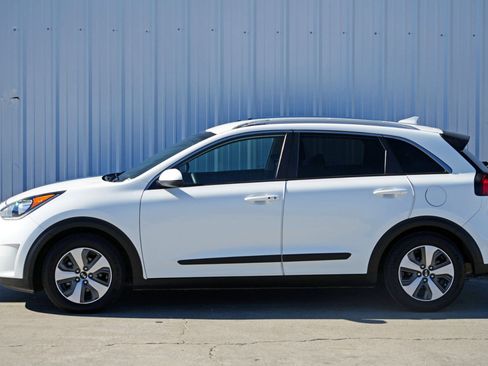 Used 2019 Kia Niro LX image 44