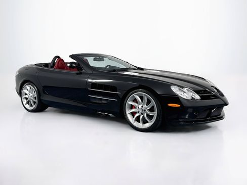 Used 2008 Mercedes-Benz SLR image 3