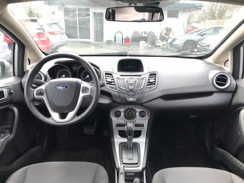 Used 2015 Ford Fiesta SE image 11