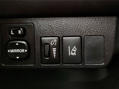 Used 2017 Toyota RAV4 LE w/ All Weather Liner Package AWD/4WD image 32