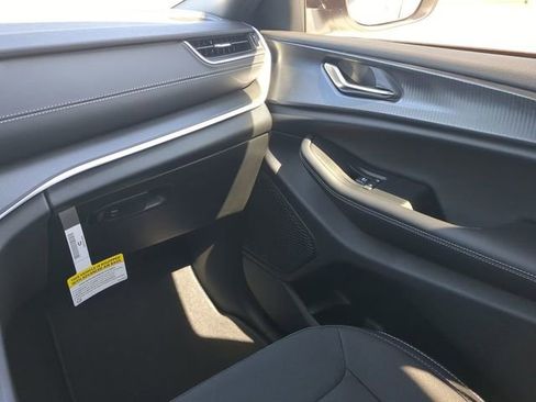 New 2026 Jeep Grand Cherokee Laredo RWD image 19
