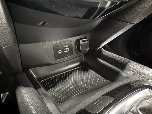 Used 2020 Nissan Rogue Sport S image 6