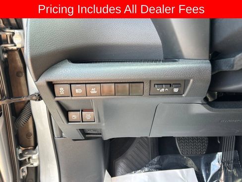 Used 2024 Toyota Sienna XSE w/ XSE Plus Package FWD image 7