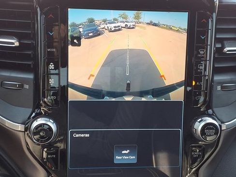 Used 2023 RAM 1500 Laramie AWD/4WD image 19