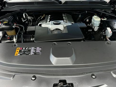 Used 2020 Cadillac Escalade Luxury w/ Escalade Sport Edition image 26