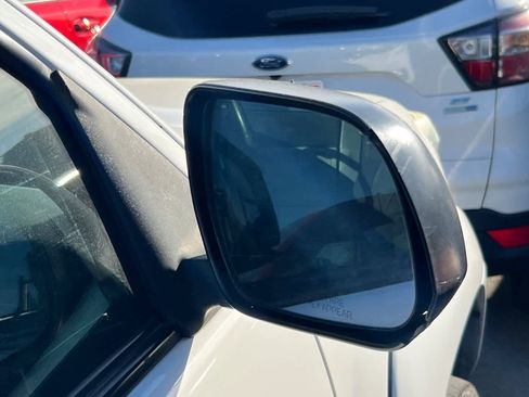 Used 2014 Toyota Tacoma PreRunner w/ SR5 Package image 16