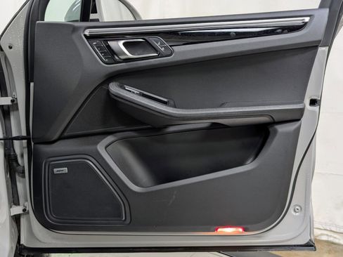 Used 2020 Porsche Macan image 23