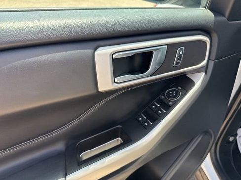 Certified 2021 Ford Explorer XLT w/ Equipment Group 202A AWD/4WD image 10
