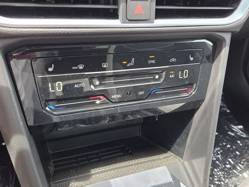 New 2026 Volkswagen Taos SE AWD/4WD image 20