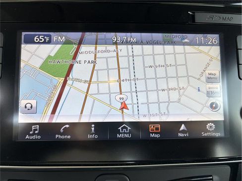 Used 2018 Nissan Leaf SV w/ SV Technology Package image 11