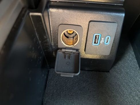 Used 2022 Ford Explorer XLT w/ Equipment Group 202A image 36