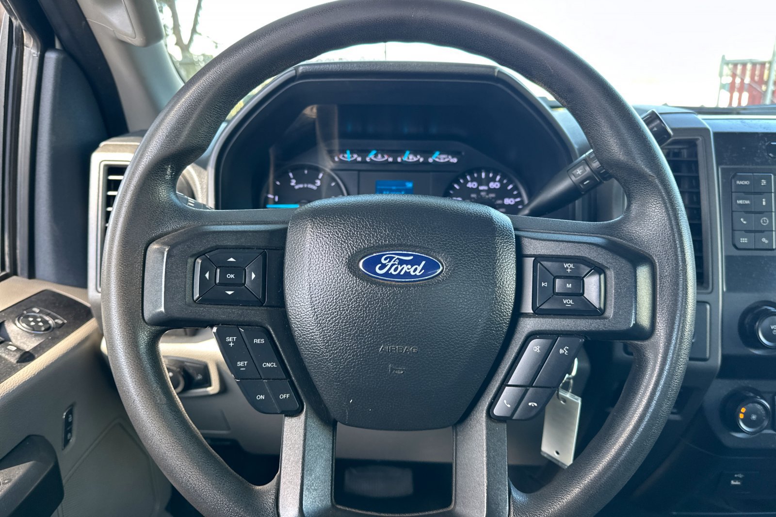 Used 2022 Ford F550 2WD Regular Cab Super Duty image 19