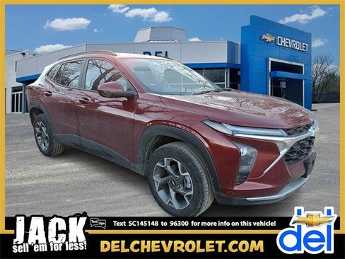 Certified 2025 Chevrolet Trax LT image 1