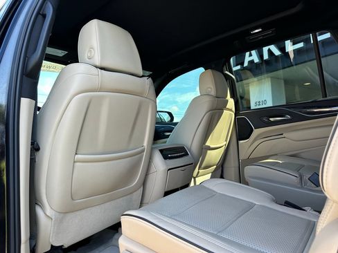 Certified 2023 Cadillac Escalade Premium Luxury AWD/4WD image 18