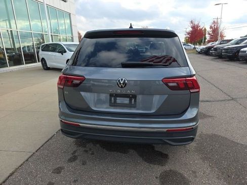 Used 2024 Volkswagen Tiguan SE image 6