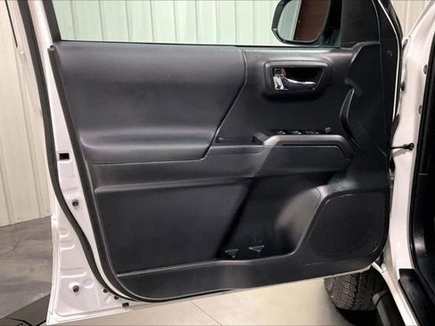 Certified 2023 Toyota Tacoma TRD Off-Road image 24