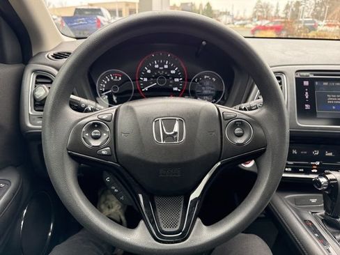 Used 2018 Honda HR-V EX image 14