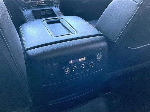 Used 2018 GMC Yukon SLT w/ Open Road Package image 10