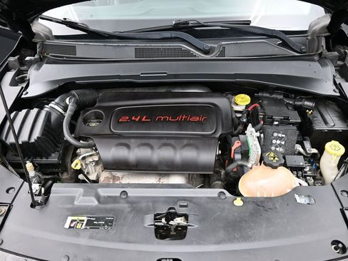 Used 2018 Jeep Compass Latitude w/ Popular Equipment Group image 15