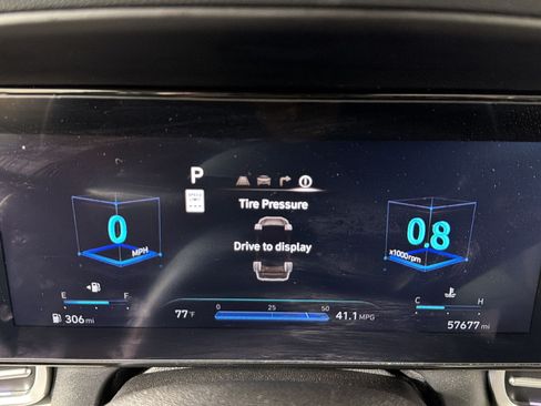 Used 2025 Hyundai Elantra Limited FWD image 20