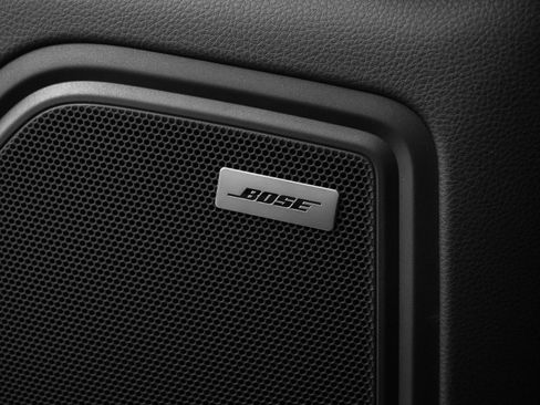 Certified 2025 Porsche Macan image 38