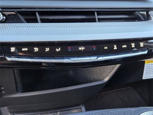 New 2025 Cadillac Optiq Luxury 1 image 26