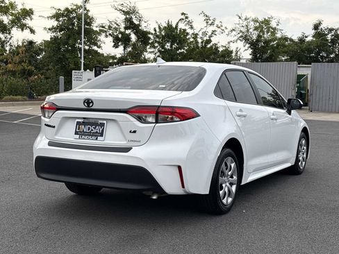 Used 2025 Toyota Corolla LE FWD image 3