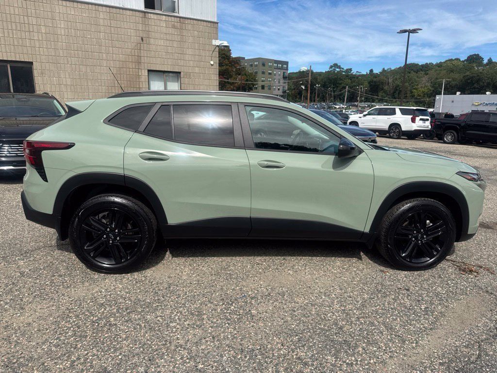 Used 2024 Chevrolet Trax ACTIV FWD image 8